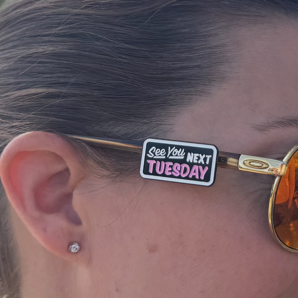 Sassy removable glasses decor